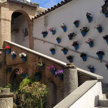 Al Pie Del Puente Romano Tatil Evi *